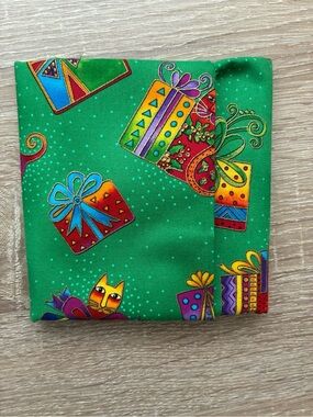 Laurel Burch Christmas Fabric - Fat Quarter